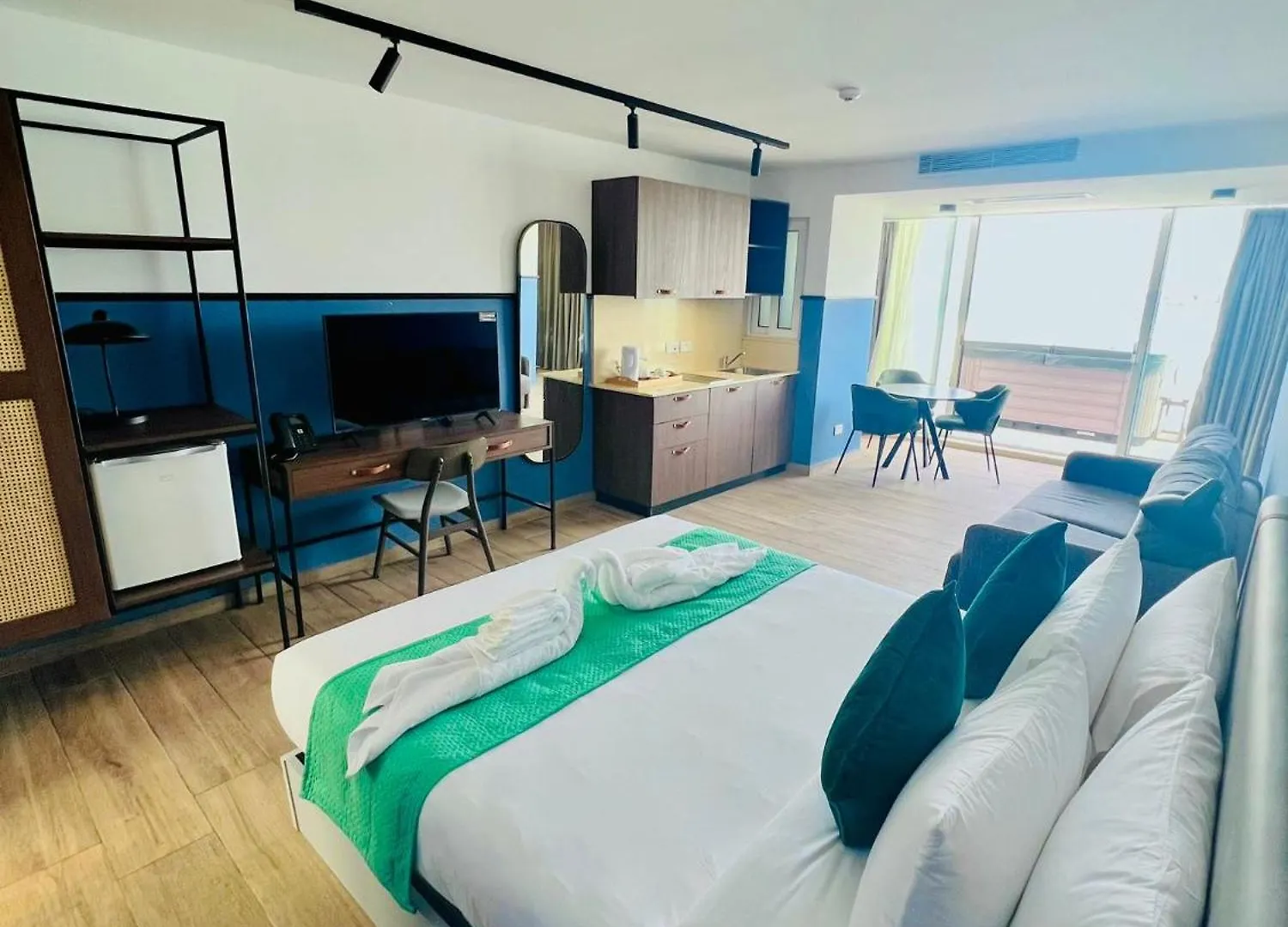 South32 Hotel Birzebbuga