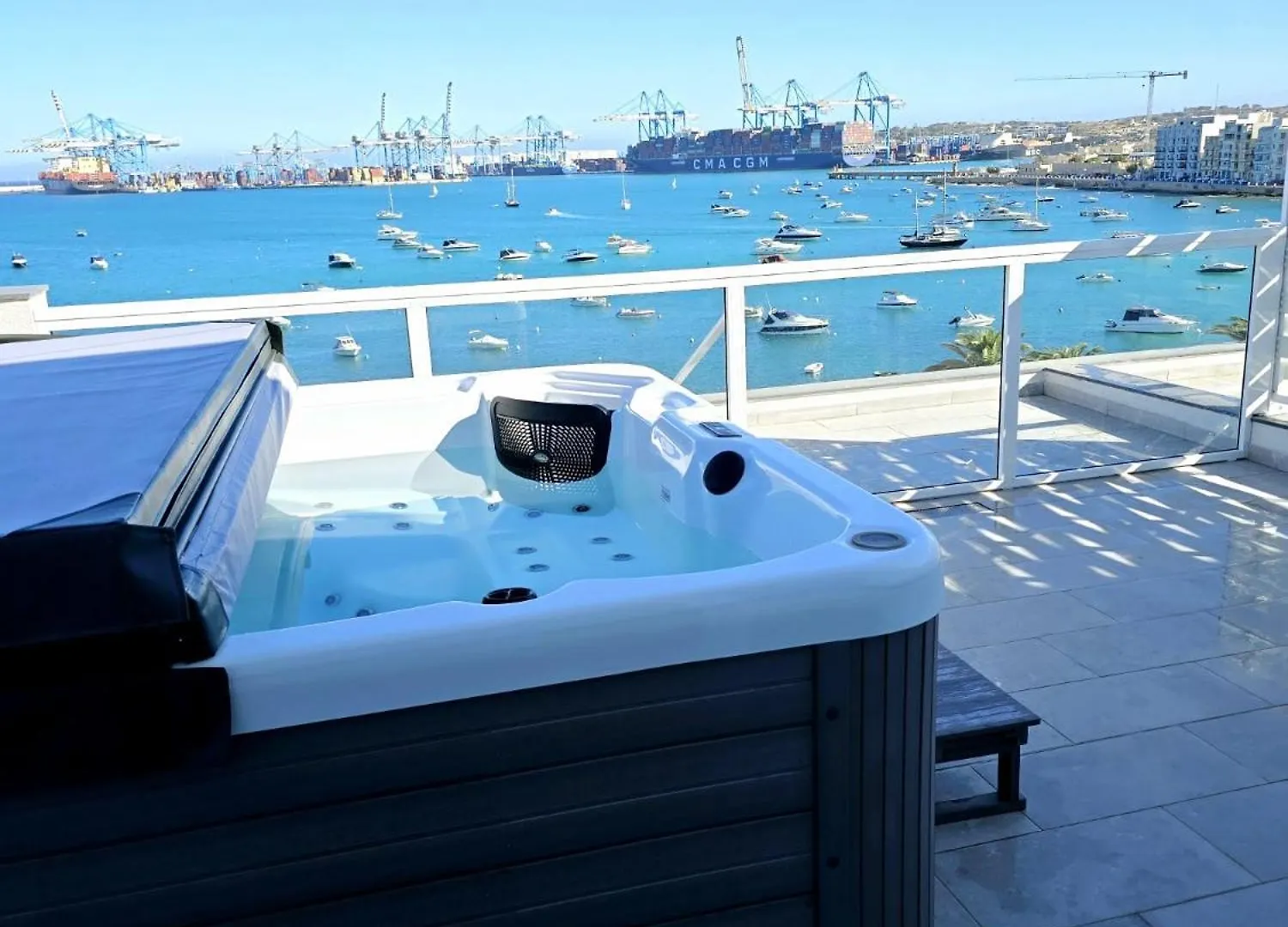 South32 Hotel Birżebbuġa